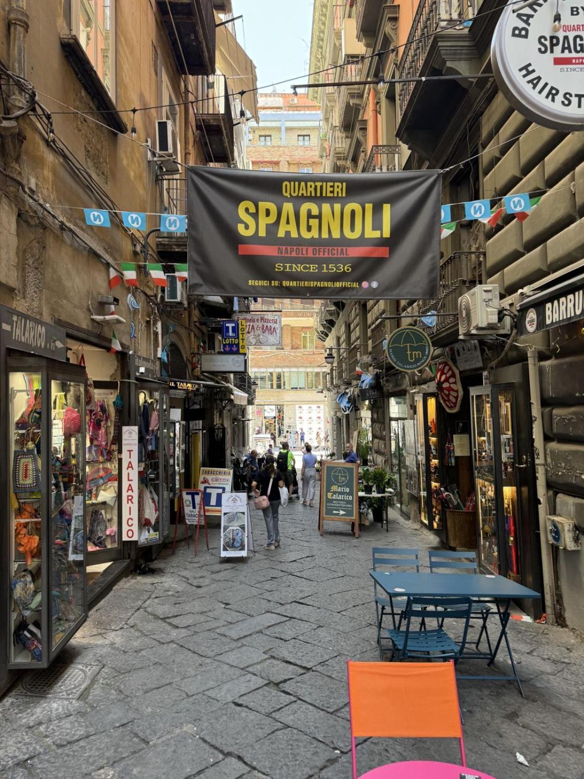 Incoming Quartieri Spagnoli Napoli Exterior foto